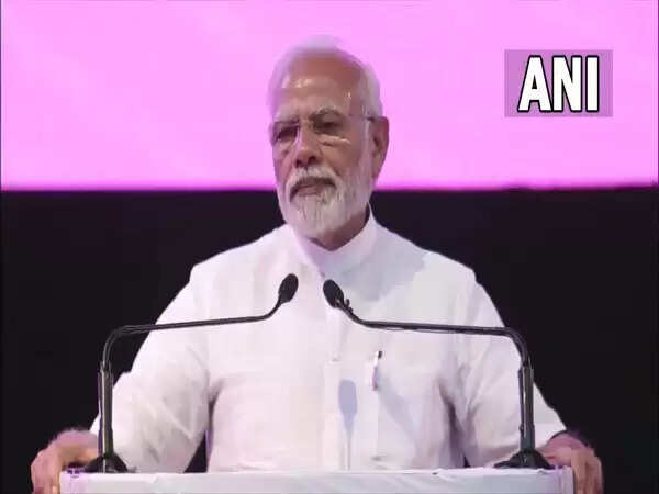 இதுதான் இந்தியாவின் வளர்ச்சிக்கு உத்வேகம் கொடுக்கும் மாநிலம்.. பிரதமர் மோடி பேச்சு..!