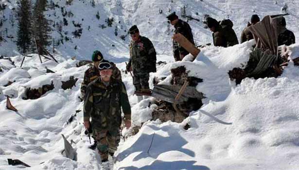 பெரும் சோகம்.. அருணாசல பிரதேசத்தில் பனிச்சரிவில் சிக்கிய 7 ராணுவ வீரர்கள் உயிரிழப்பு !