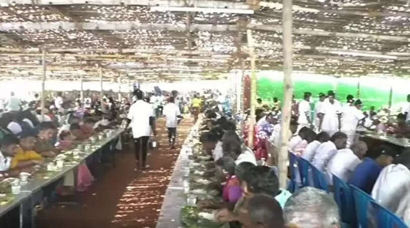 முனியாண்டி கோயில் விழா.. 470 ஆடுகளை பலியிட்டு கறிவிருந்து! !!