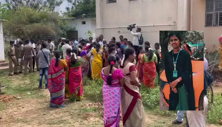 தனியார் கல்லூரியின் கழிவறையில் மாணவி தூக்கிட்டு தற்கொலை..!! தற்கொலைக்கான கடிதம் சிக்கியது...