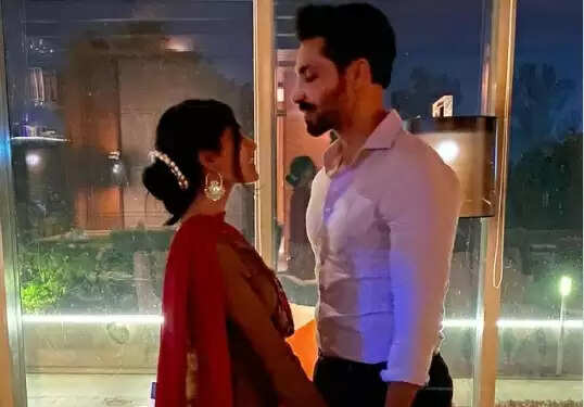 மீண்டும் வா ப்ளீஸ்.. - நடிகர் தீப் சித்துவின் காதலி உருக்கம் !! மீண்டும் வா ப்ளீஸ்.. - நடிகர் தீப் சித்துவின் காதலி உருக்கம் !!