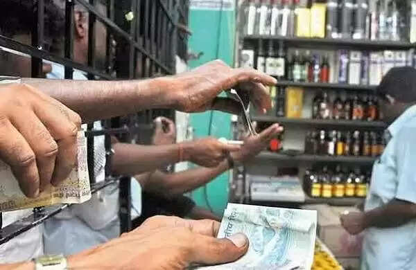 அடேங்கப்பா.. தமிழகத்தில் நேற்று ஒரே நாளில் இத்தனை கோடிக்கு மது விற்பனையா..? அடேங்கப்பா.. தமிழகத்தில் நேற்று ஒரே நாளில் இத்தனை கோடிக்கு மது விற்பனையா..?