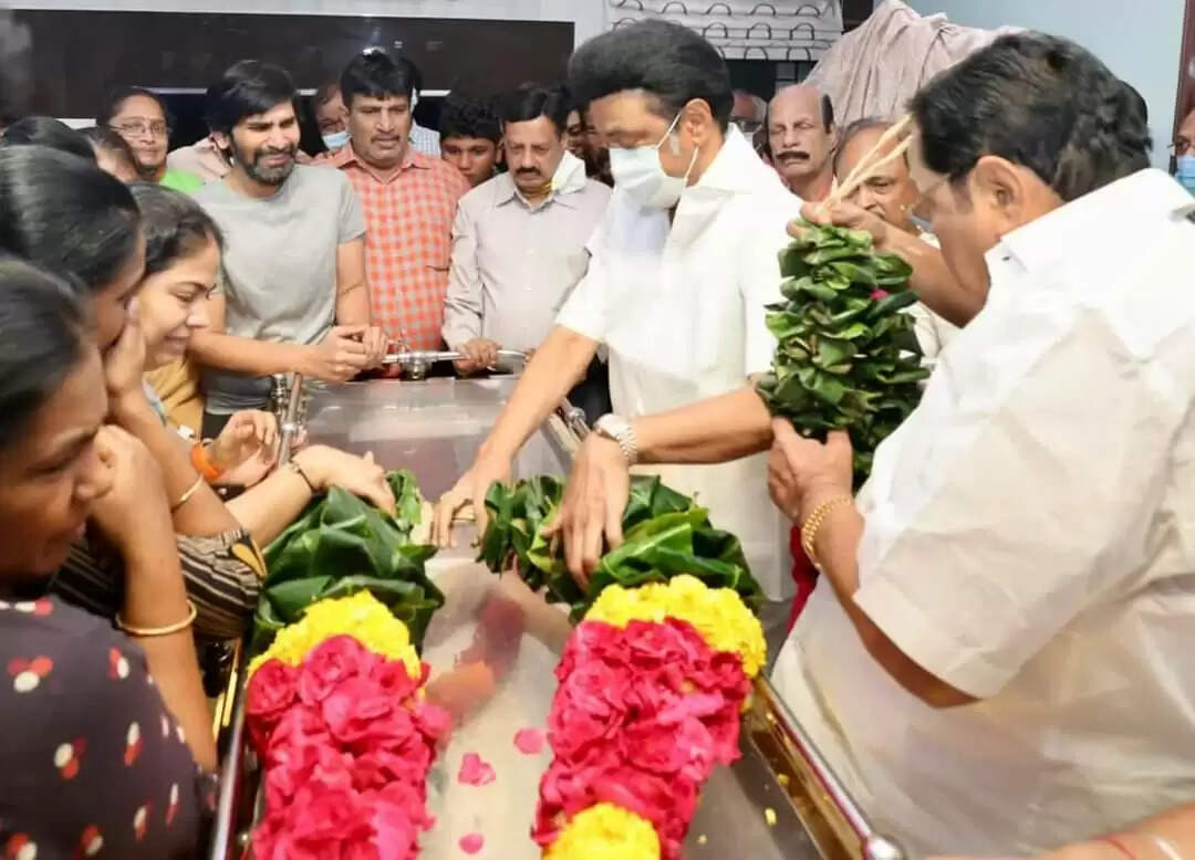 சண்முகநாதன் மறைவுக்கு மு.க.ஸ்டாலின் இரங்கல்..!! சண்முகநாதன் மறைவுக்கு மு.க.ஸ்டாலின் இரங்கல்..!!