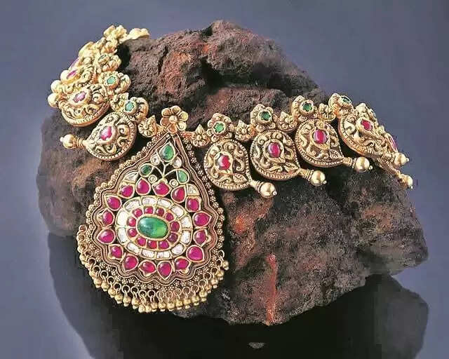 தங்கம் விலை கிராமுக்கு அதிரடியாக உயர்ந்தது...