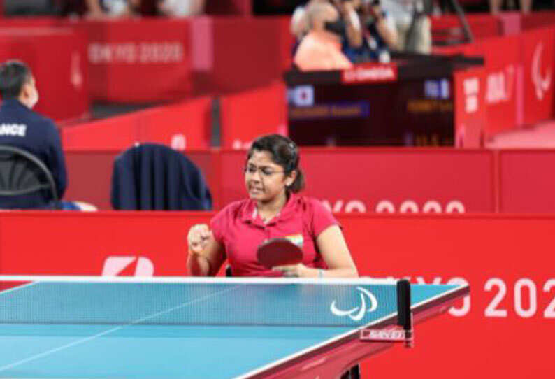 அசத்தல் ஆட்டம்.. பாராலிம்பிக்கில் இந்தியாவுக்கு முதல் பதக்கத்தை உறுதி செய்த வீராங்கனை !