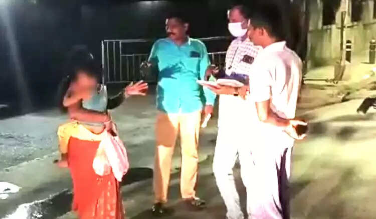 எழும்பூர் எஸ்ஐ தொல்லை கொடுக்கிறார்.. 2 பெண்கள் உட்பட 5 பேர் தற்கொலை முயற்சி..!