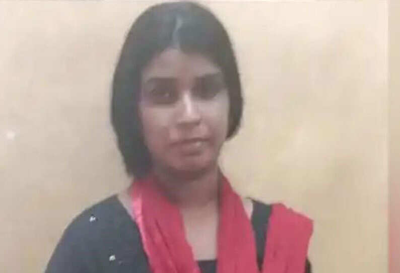 2 குழந்தைகளை தவிக்கவிட்டு கள்ளக்காதலனுடன் ஓடிய பெண் கைது!! 2 குழந்தைகளை தவிக்கவிட்டு கள்ளக்காதலனுடன் ஓடிய பெண் கைது!!