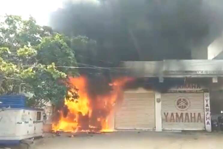 ரூ.45 லட்சம் ரொக்கம் தீயில் எரிந்து சேதம்... ஏடிஎம் மையத்தில் நடந்த பகீர் சம்பவம் !