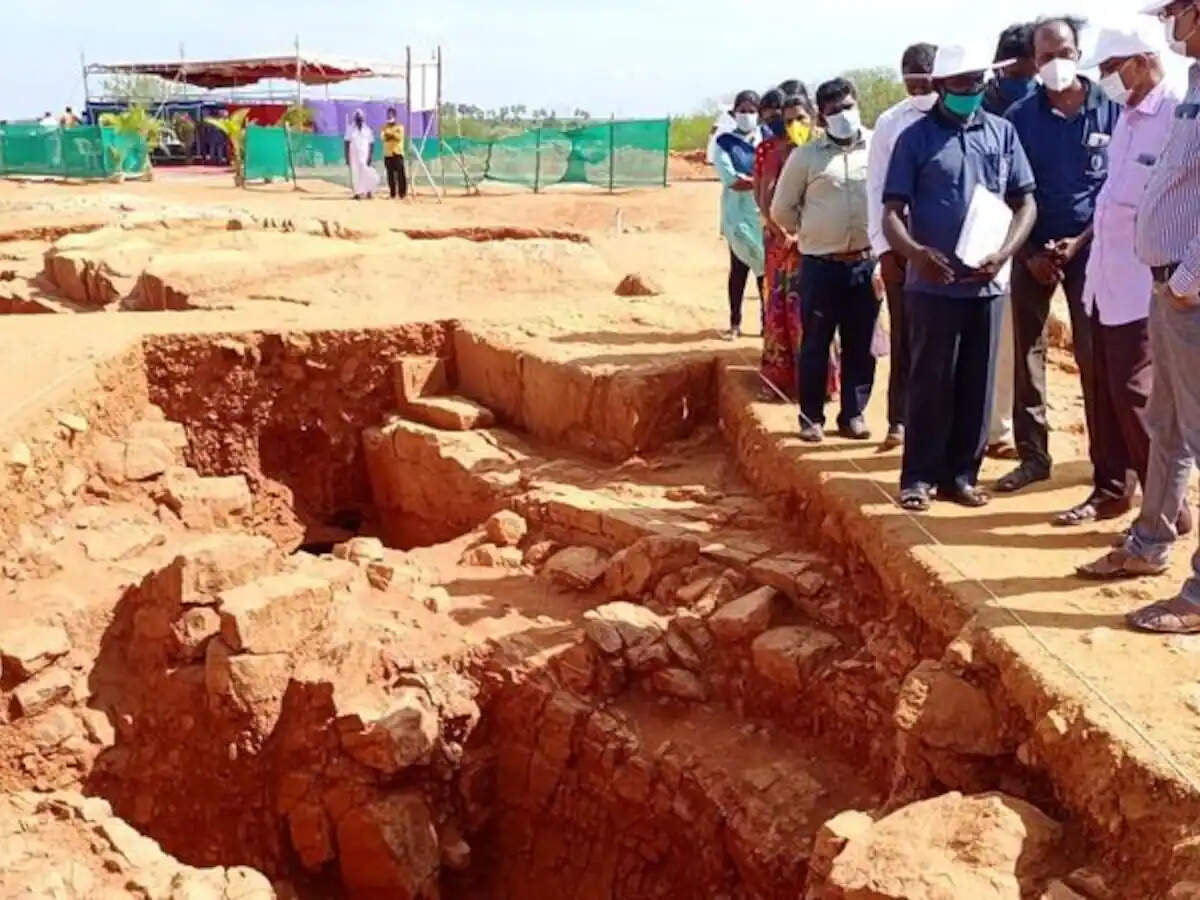 ஆச்சர்யம்! ஆதிச்சநல்லூரில் கிடைத்துள்ள தங்கத்தால் ஆன காதணி!!