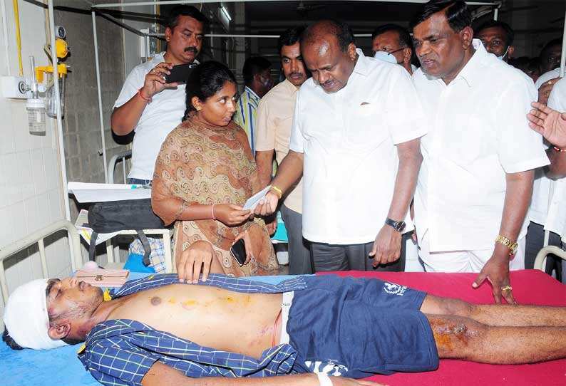 முதல்வருக்கு சினிமா தான் முக்கியம்.. முன்னாள் முதல்வர் விமர்சனம்..!