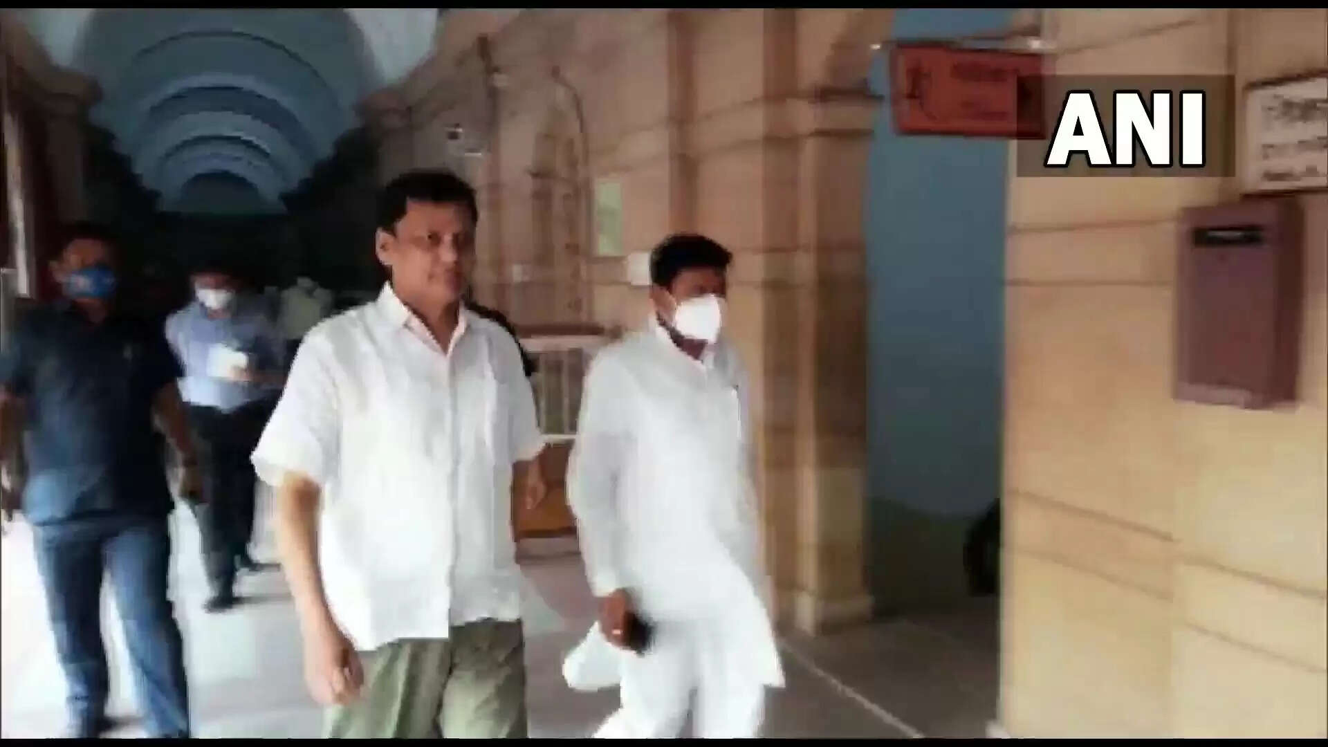 ஒன்றிய அமைச்சர் அஜய் மிஸ்ரா அமித்ஷாவுடன் திடீர் சந்திப்பு... பதவி விலகுவாரா அஜ்யஃ மிஸ்ரா..?