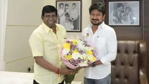 உதயநிதி ஸ்டாலின் உடன் நடிகர் வடிவேலு திடீர் நேரில் சந்திப்பு !!