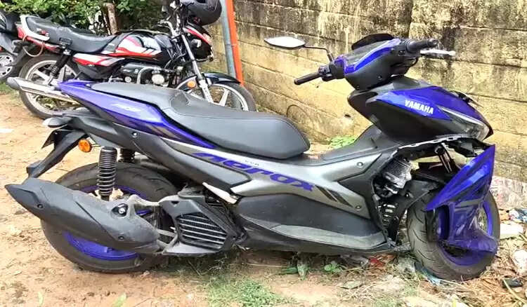 பெரும் சோகம்.. பைக்கில் சென்ற சிறுமி மரணம் !!