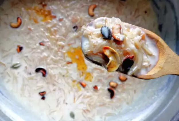 பாயாசம் கொடுத்து மூதாட்டியிடம் நகை திருடிய பெண்.. விசாரணையில் பரபரப்பு தகவல்கள் !!