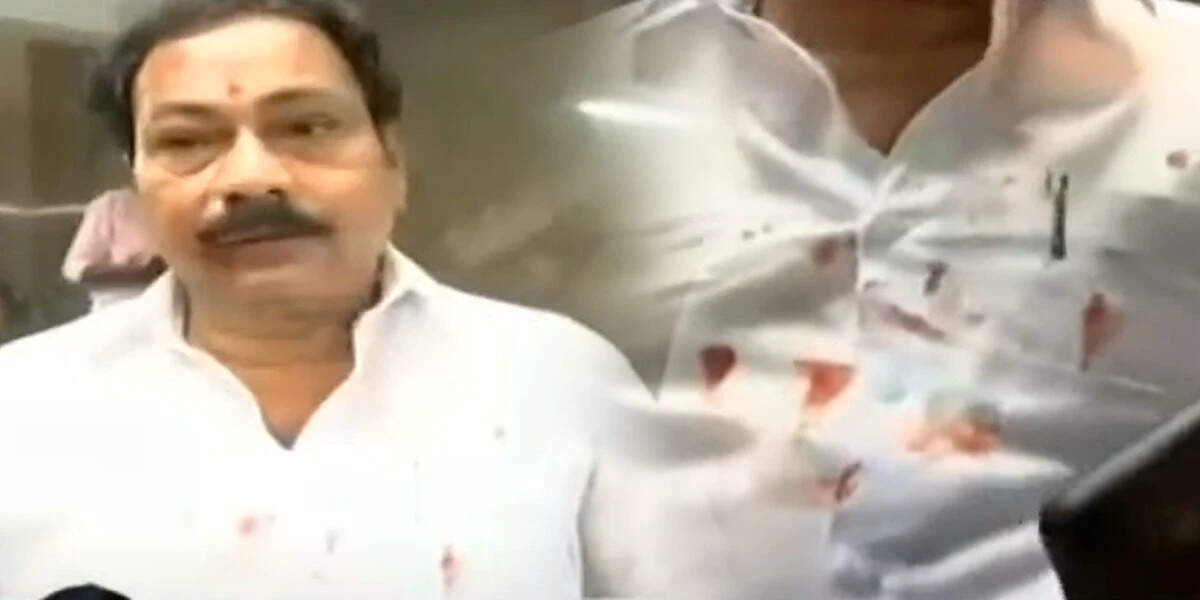 அதிமுக கட்சி அலுவலகத்தில் ஓபிஎஸ்-இபிஎஸ் ஆதரவாளர்கள் மோதல்..காயத்துடன் வெளியே வந்த நிர்வாகி..!!