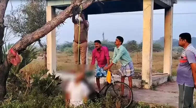 ஏல சீட்டால் ஏற்பட்ட நஷ்டம்: சுடுகாட்டில் முதியவர் எடுத்த விபரீத காரியம்..!!
