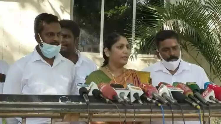 இறுதியில் சத்தியம் தான் ஜெயிக்கும் - கமிஷனர் அலுவலகத்தில் சத்தியம் செய்த அன்னபூரணி!!
