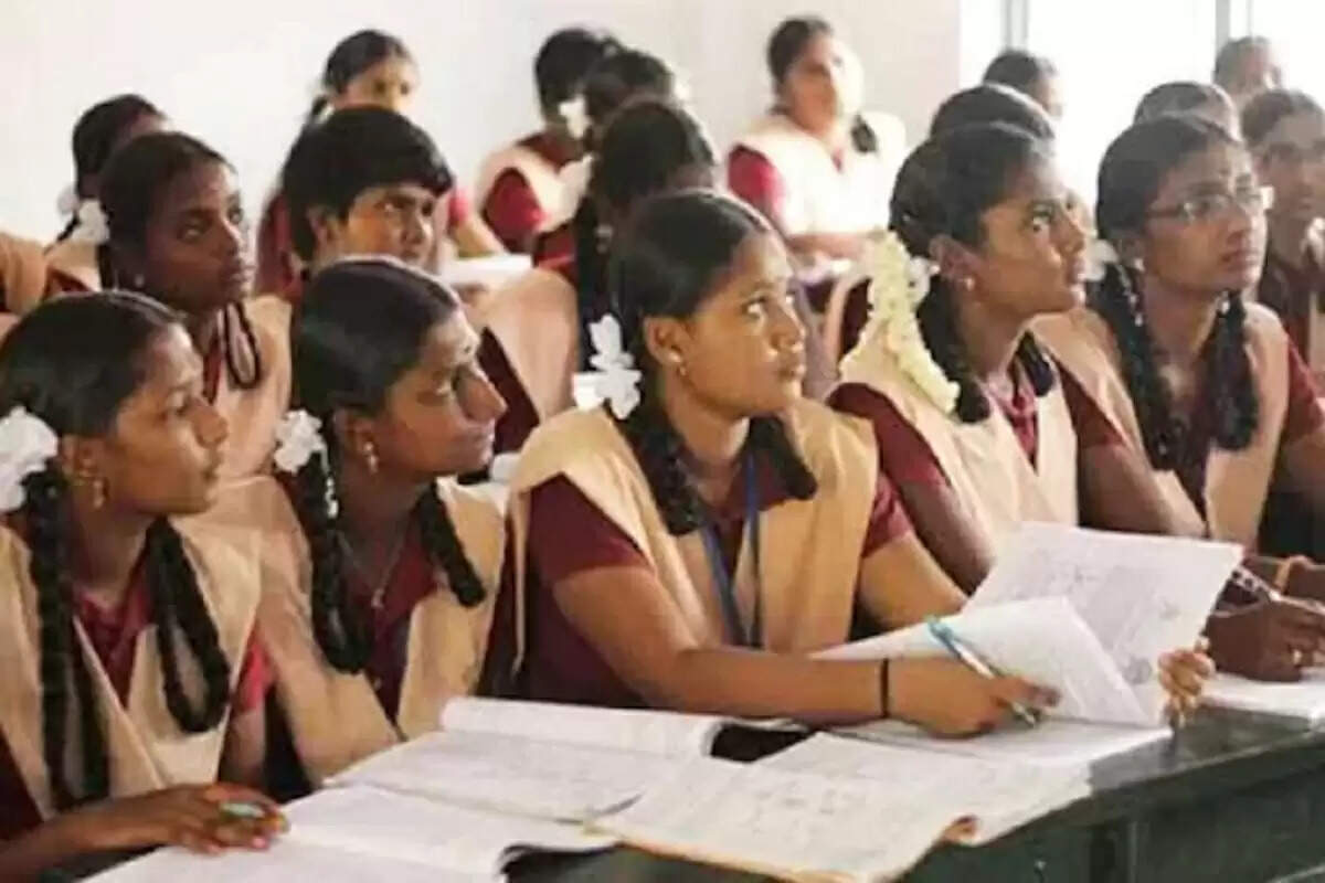 மாணவர்களுக்கு வழிகாட்டுதல் நிகழ்ச்சி.. பள்ளிக்கல்வித்துறை புதிய முயற்சி..! மாணவர்களுக்கு வழிகாட்டுதல் நிகழ்ச்சி.. பள்ளிக்கல்வித்துறை புதிய முயற்சி..!