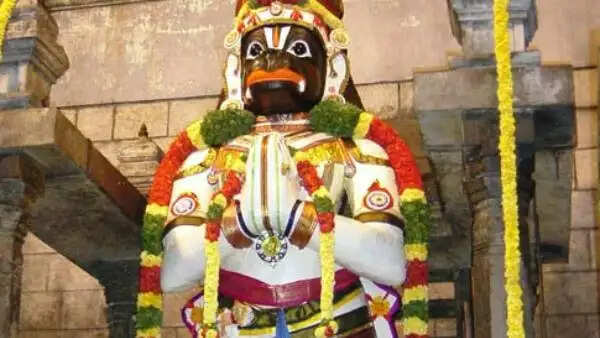 பக்தர்கள் பரவசம்..!! யாகம் நெருப்பில் தெரிந்த ஆஞ்சநேயர் உருவம்!! பக்தர்கள் பரவசம்..!! யாகம் நெருப்பில் தெரிந்த ஆஞ்சநேயர் உருவம்!!