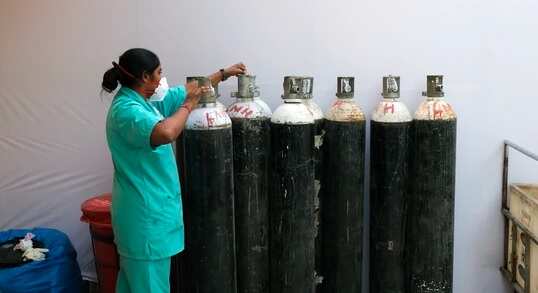 அதிர்ச்சி! ஆக்சிஜன் பற்றாக்குறையால் 25 பேர் மரணம்! 200 பேர் கவலைக்கிடம்!