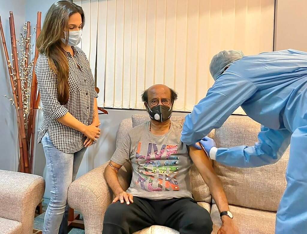 கொரோனா தடுப்பூசி செலுத்திக் கொண்டார் நடிகர் ரஜினிகாந்த்!