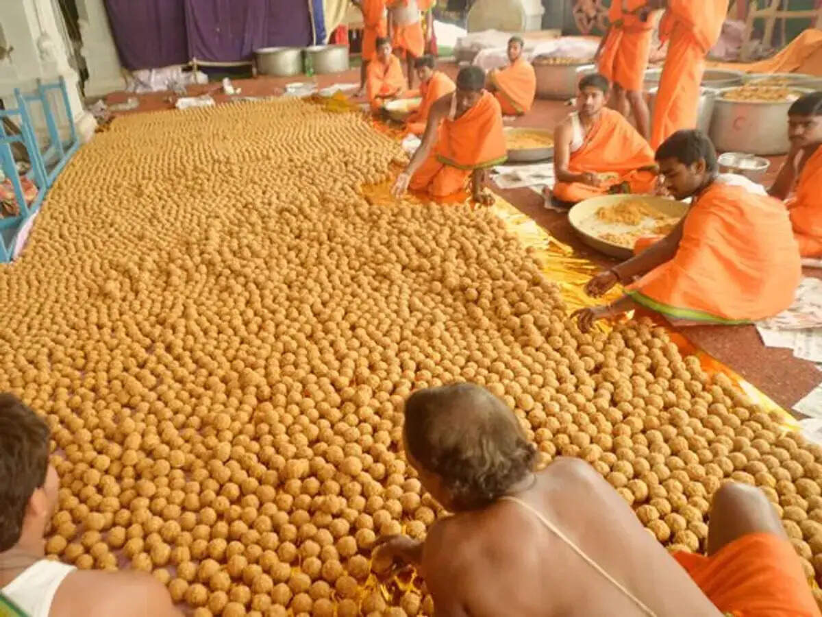 திருப்பதியில் லட்டுக்கு தட்டுப்பாடு!!