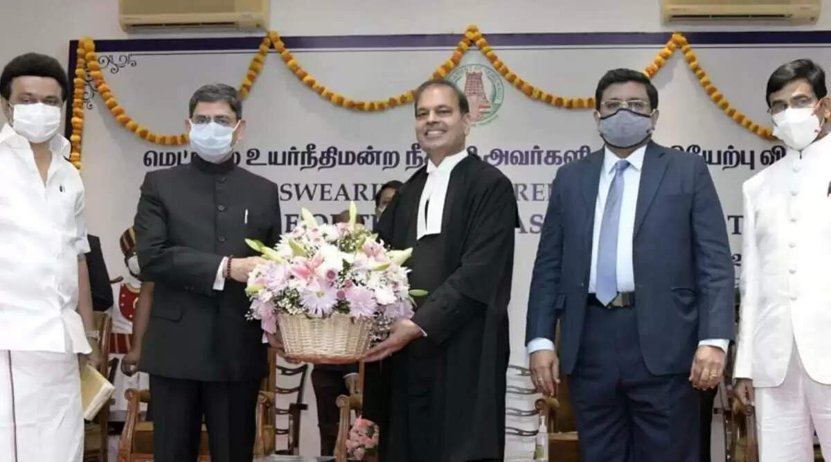 சென்னை ஐகோர்ட் தலைமை நீதிபதியாக முனீஸ்வர் நாத் பண்டாரி பொறுப்பேற்பு..!