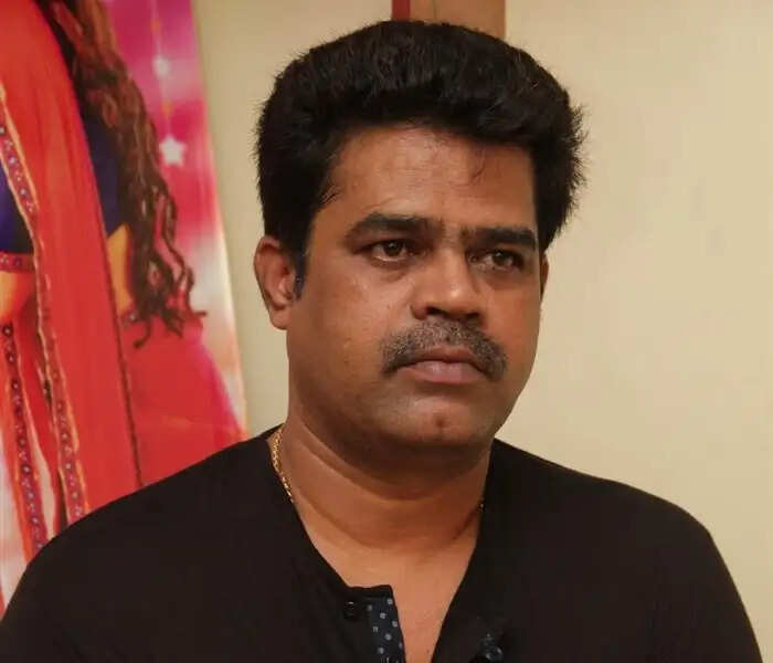 இயக்குநர் சுராஜூக்கு கொரோனா தொற்று!! இயக்குநர் சுராஜூக்கு கொரோனா தொற்று!!