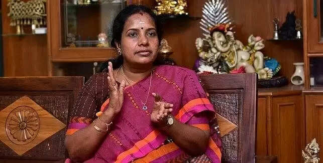 போட்ட வேஷம் மாறியதோ; இதுதான் விடியலா..? - வறுத்தெடுக்கும் வானதி..!