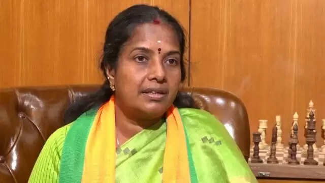 பட்ஜெட்டால் பலன் இல்லை.. வானதி சீனிவாசன் கருத்து..! பட்ஜெட்டால் பலன் இல்லை.. வானதி சீனிவாசன் கருத்து..!