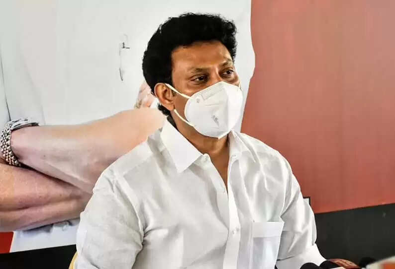 மாணவர்களை பள்ளிக்கு அழைத்து பாடம் நடத்துவது பற்றி யோசிக்கவில்லை - அமைச்சர் அன்பில் மகேஷ்