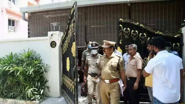 2-வது நாளாக சசிகலாவிடம் சரமாரி கேள்வி..!!