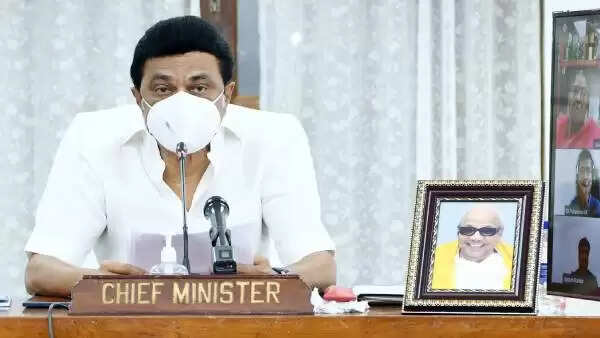 கொரோனா நிதியாக ரூ.2 கோடி முதல்வரிடம் வழங்கிய பிரபல நிறுவனம் !!