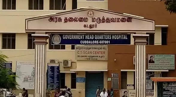 10 மருத்துவர்கள், 15 செவிலியர்களுக்கு கொரோனா.. அச்சத்தில் நோயாளிகள்..!
