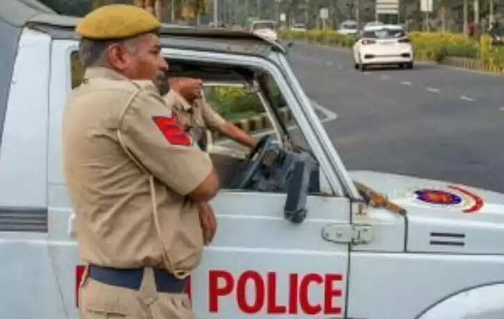 ஃபிரிட்ஜில் இருந்த ஆண் சடலம்... போலீஸ் அதிர்ச்சி!!