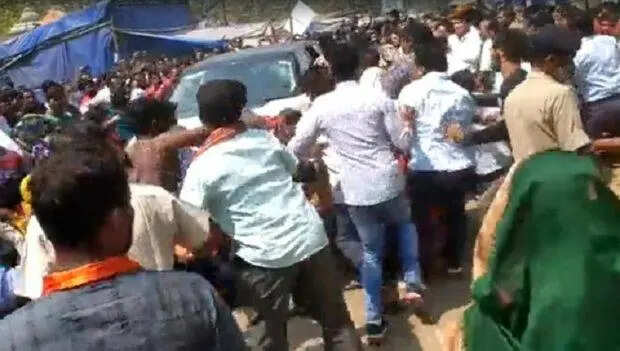 மக்கள் கூட்டத்தில் புகுந்த கார்… எம்.எல்.ஏ வெறிச்செயல்!! VIDEO