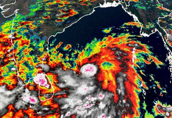 இந்த 18 மாவட்டங்களில் இடியுடன் கூடிய கனமழை.. வானிலை மையம் எச்சரிக்கை !!