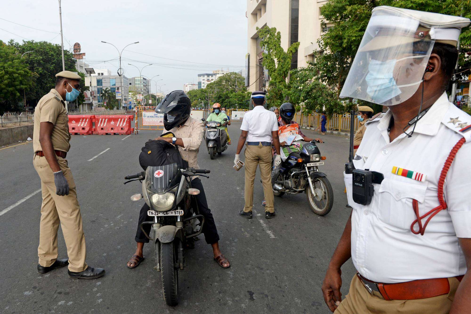 கொரோனா வழக்குகள் ரத்து… தமிழக டிஜிபி அதிரடி!!