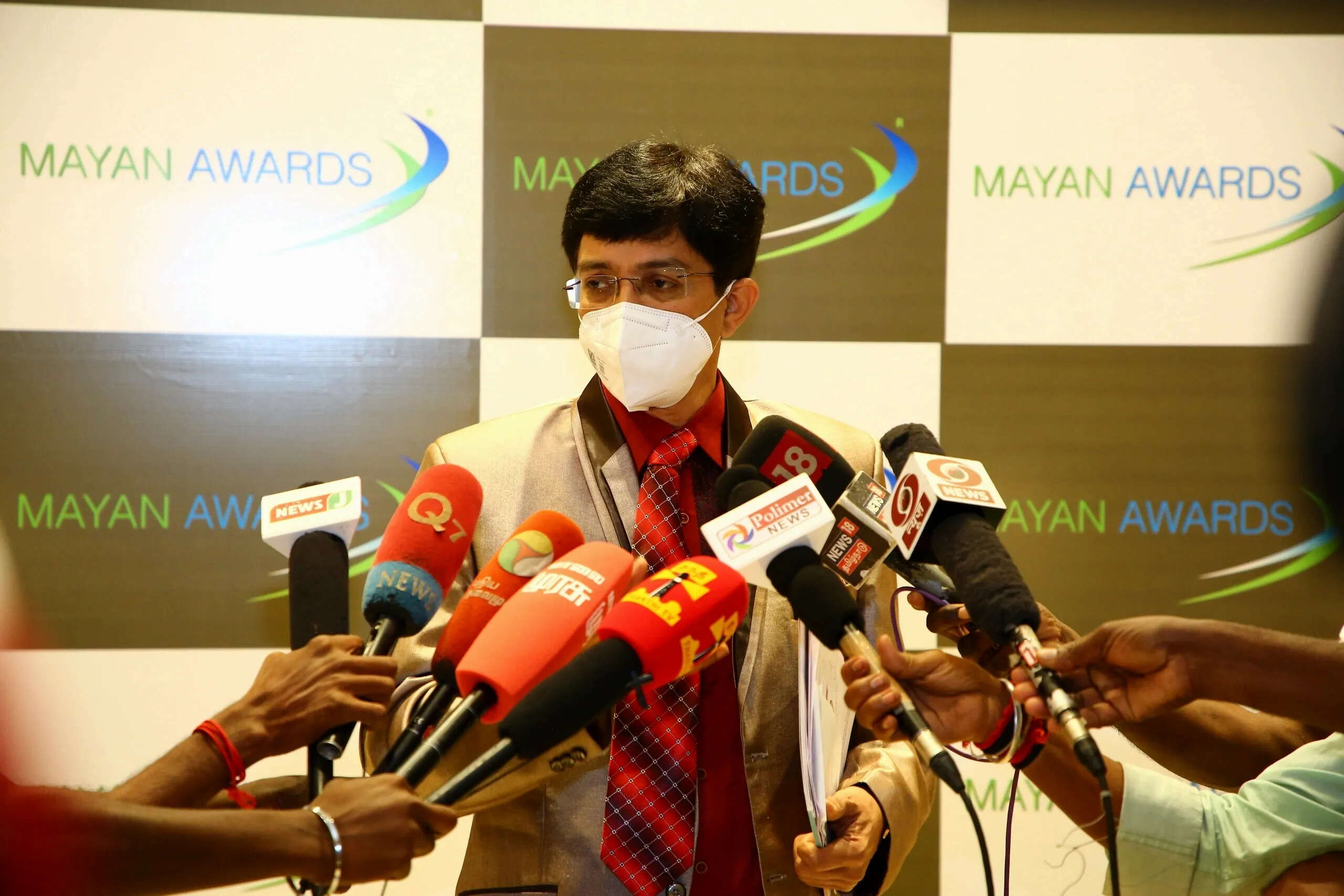 சுகாதாரத் துறை செயலாளர் ராதாகிருஷ்ணன் இட மாற்றம்..!!