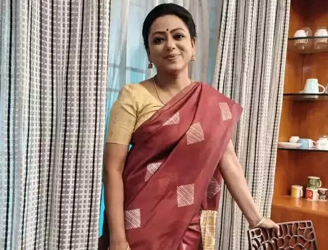 பாக்கியலட்சுமி சீரியலில் இருந்து விலகும் பிரபல நடிகை!!