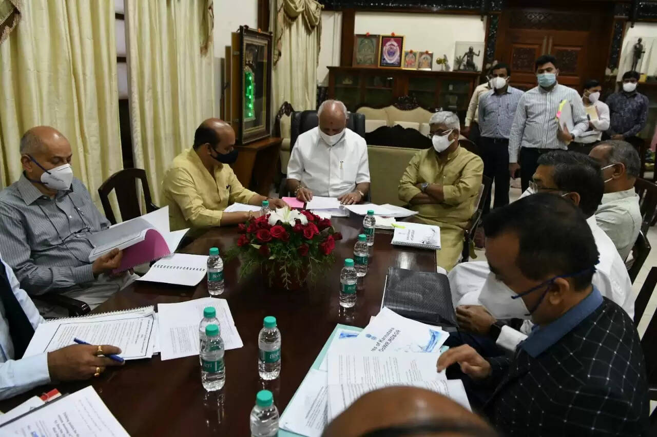 ஒன்றிய நீர்வளத்துறை அமைச்சருடன் கர்நாடக முதல்வர் எடியூரப்பா திடீர் சந்திப்பு..!!