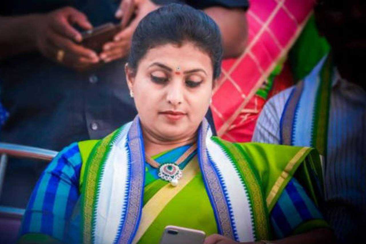 தொடக்கமே இப்படியா? - அமைச்சர் ரோஜாவின் செல்போன் திருட்டு? தொடக்கமே இப்படியா? - அமைச்சர் ரோஜாவின் செல்போன் திருட்டு?