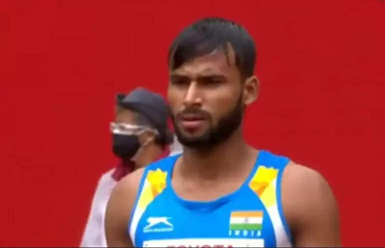 பாராலிம்பிக்: இந்தியாவுக்கு மேலும் ஒரு வெள்ளி பதக்கம்.. பிரவீன்குமார் அசத்தல் !