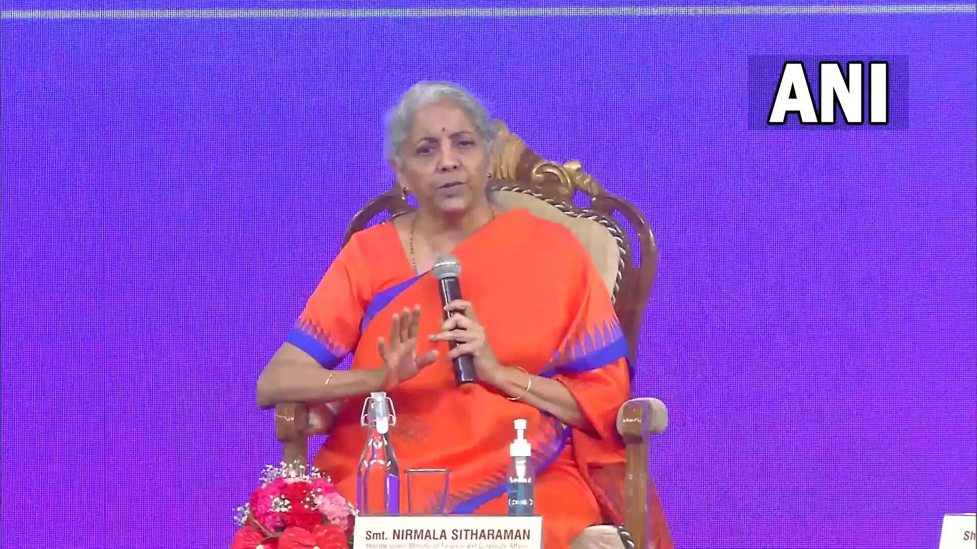 கல்வி கற்க முடியாத குழந்தைகளுக்காக 200 டிவி சேனல்கள்..!!