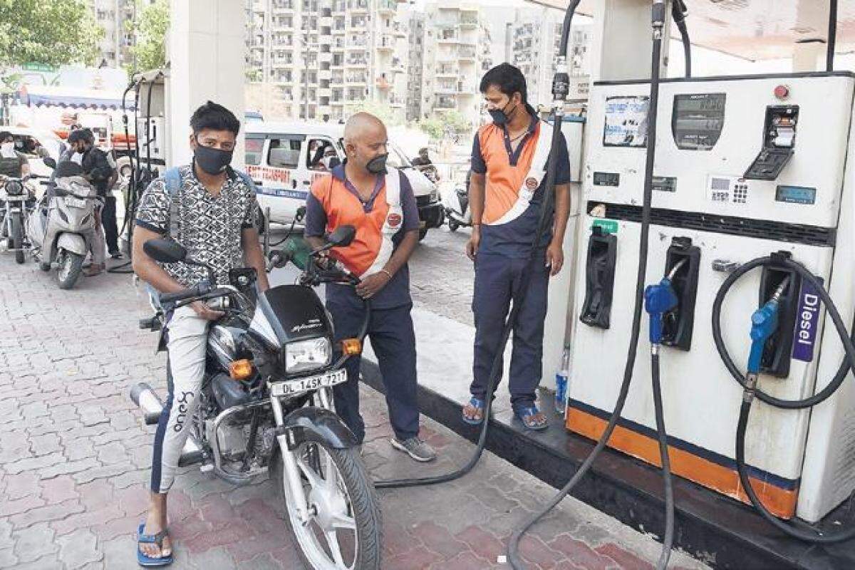 பெட்ரோல் டீசல் விலை குறைப்பு !! இது தமிழகத்திற்கு அல்ல