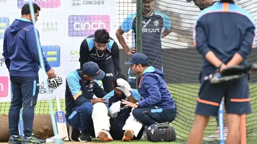 சிராஜ் பந்துவீச்சில் தலையில் காயம்.. மயங்க் அகர்வால் முதல் டெஸ்டில் இருந்து விலகினார் !!