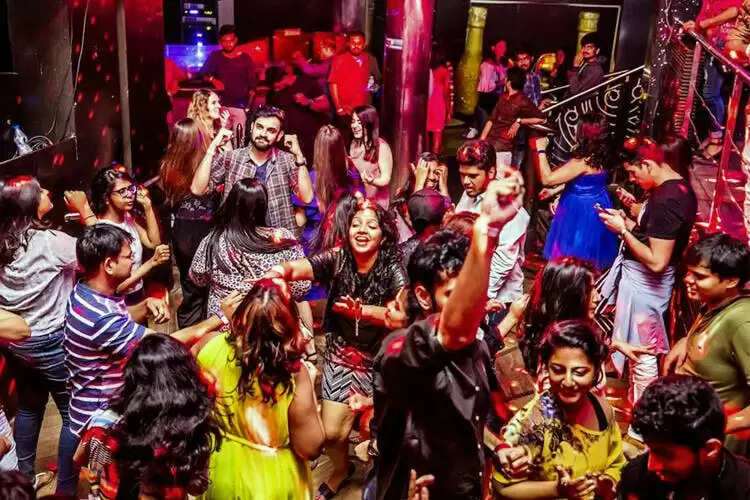 புத்தாண்டு கொண்டாட்ட புதிய கட்டுப்பாடு.. முதல்வர் அதிரடி அறிவிப்பு..! புத்தாண்டு கொண்டாட்ட புதிய கட்டுப்பாடு.. முதல்வர் அதிரடி அறிவிப்பு..!
