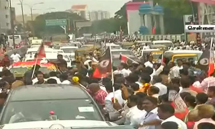 அதிமுக பொதுக்குழு.. பொதுமக்கள் அவதி..!