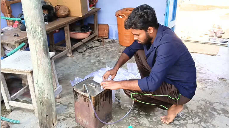 விடா முயற்சி விஸ்வரூப வெற்றி என்பதற்கு இந்த கல்லூரி மாணவன் சிறந்த உதாரணம்..!!