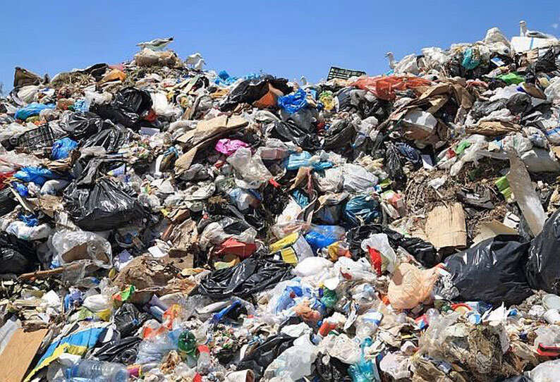 விதிகளை மீறி குப்பை.. முதல்வர் வீட்டுக்கு ரூ.10,000 அபராதம்..!